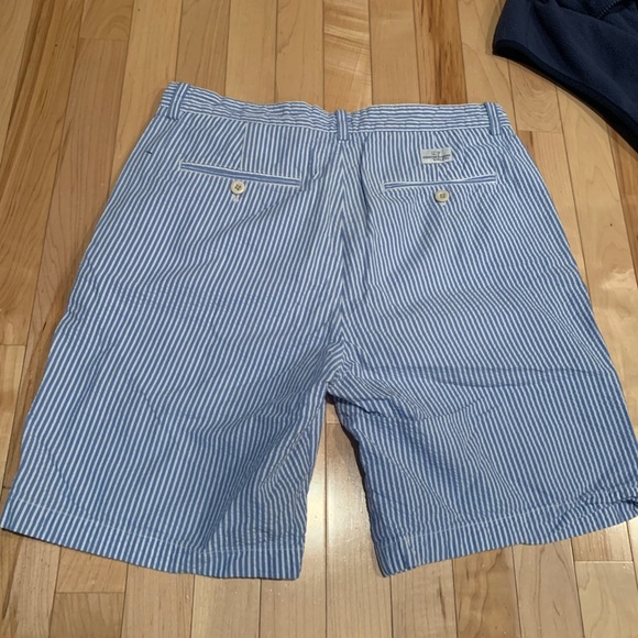 Men’s Seersucker khaki Vineyard Vines Shorts - Picture 3 of 3